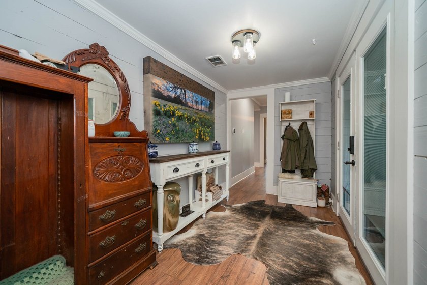 Just minutes from Lake Jacksonville, this beautifully renovated - photo 3