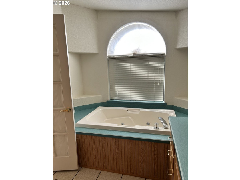 Rare owner-occupied/income property opportunity on Oregon's - photo 16