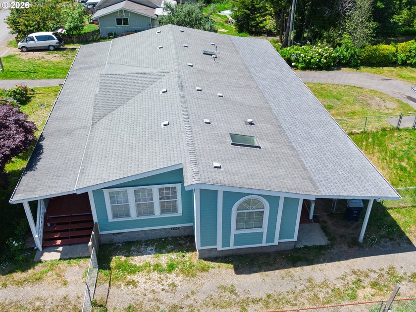 Rare owner-occupied/income property opportunity on Oregon's - photo 25