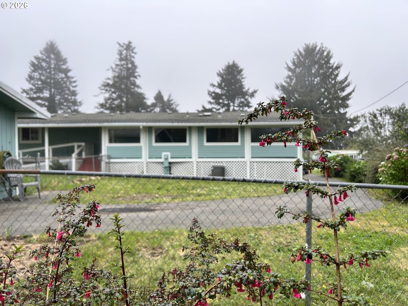 Rare owner-occupied/income property opportunity on Oregon's - photo 26