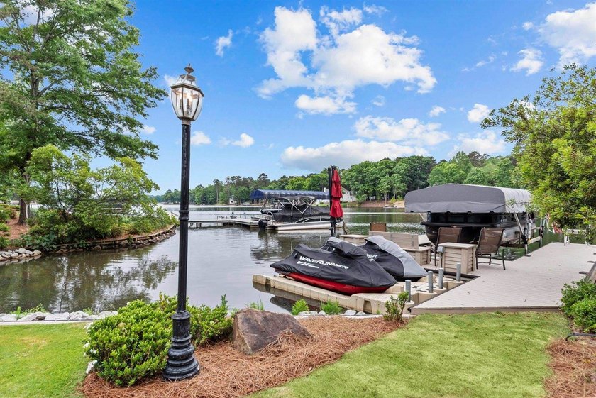 Inside the gates of Reynolds Lake Oconee, on a quiet cul-d-sac - photo 8