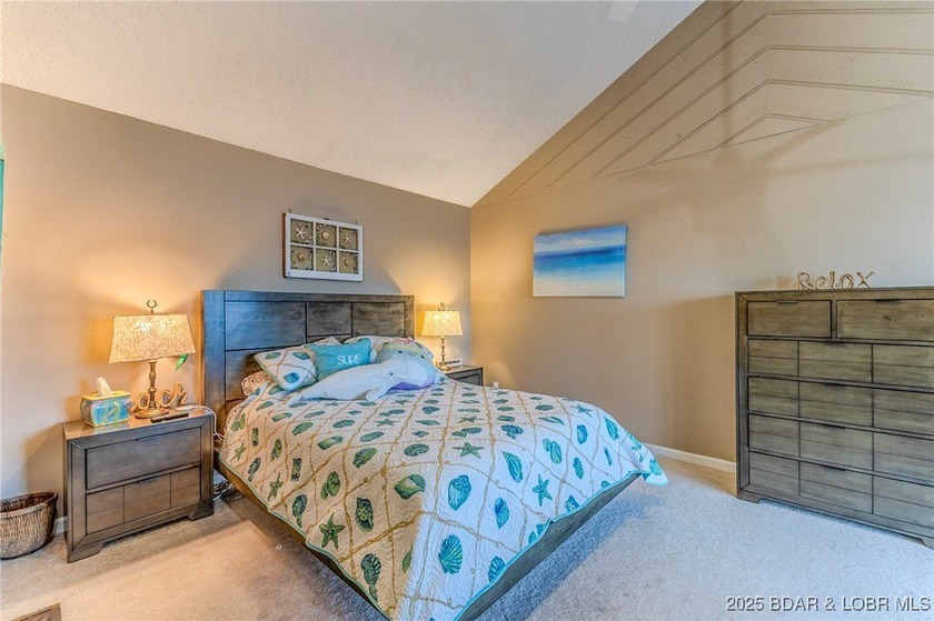 BREATH TAKING PANORAMIC VIEWS! This move-in ready 3-bedroom - photo 15