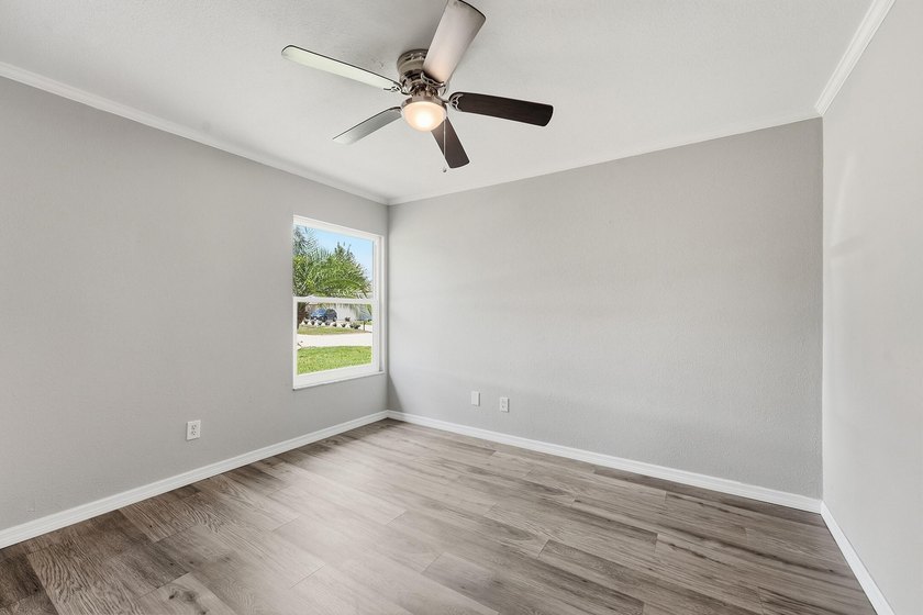 BRAND NEW ROOF, NEW A/C SYSTEM, FULLY RENOVATED .This - photo 18