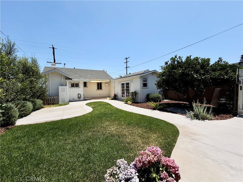WATCH VIDEO! Gorgeous Remodel of a Classic 1920s Walteria - photo 4