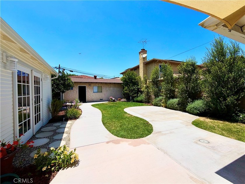 WATCH VIDEO! Gorgeous Remodel of a Classic 1920s Walteria - photo 6