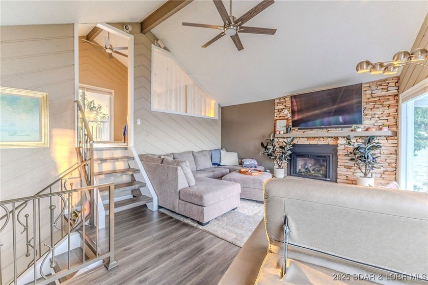 BREATH TAKING PANORAMIC VIEWS! This move-in ready 3-bedroom - photo 28