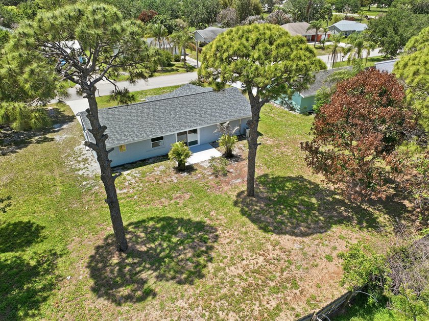 BRAND NEW ROOF, NEW A/C SYSTEM, FULLY RENOVATED .This - photo 30