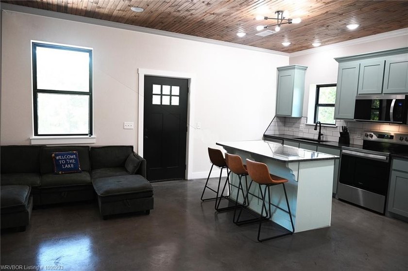 This is a Woodhaven Wonder with amazing year round Lake views - photo 7