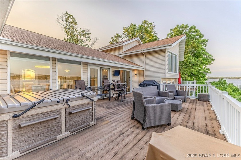BREATH TAKING PANORAMIC VIEWS! This move-in ready 3-bedroom - photo 38