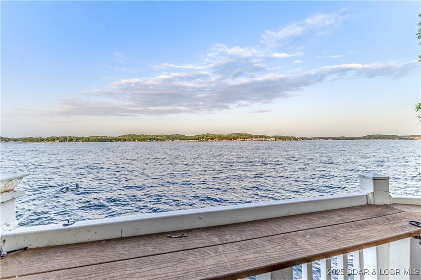 BREATH TAKING PANORAMIC VIEWS! This move-in ready 3-bedroom - photo 46
