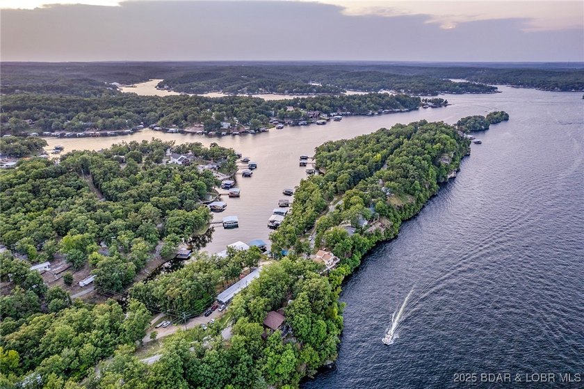BREATH TAKING PANORAMIC VIEWS! This move-in ready 3-bedroom - photo 50