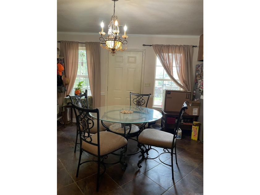 House with a barn and 2.90 Acres!! Fenced property and a small - photo 32