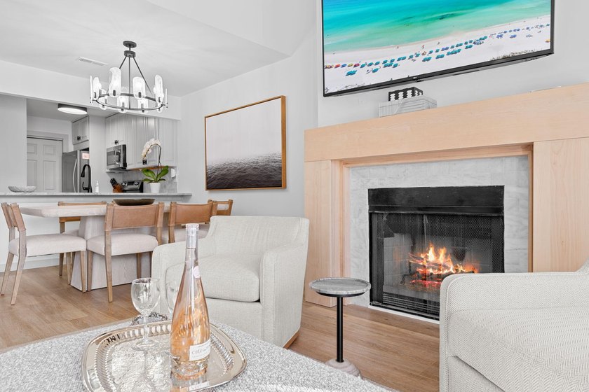 Completely Renovated &amp; Fully Furnished! Ultra- Rare Tops'l - photo 9