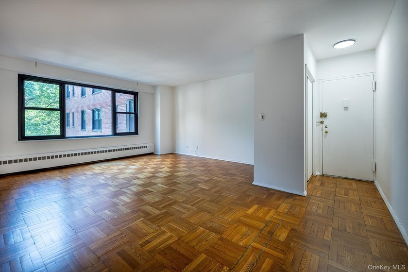 Rarely available 2 bedroom conveniently locate at the Mutal in - photo 2