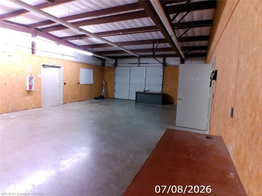 Close to the center of town. 3,200 sq ft office space, contains - photo 9