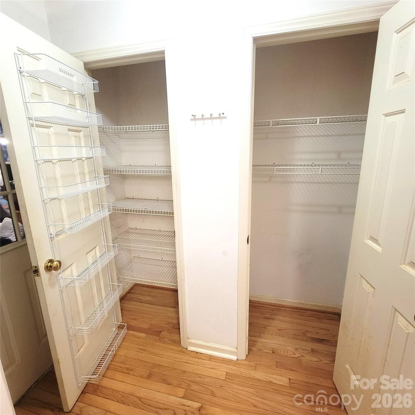 **PRICE REDUCED $100,000 FOR QUICK CLOSING!**Highly sought after - photo 15