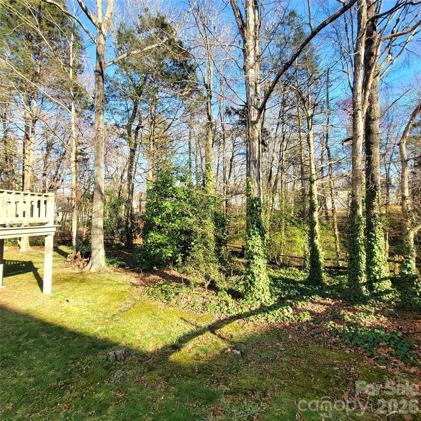 **PRICE REDUCED $100,000 FOR QUICK CLOSING!**Highly sought after - photo 35