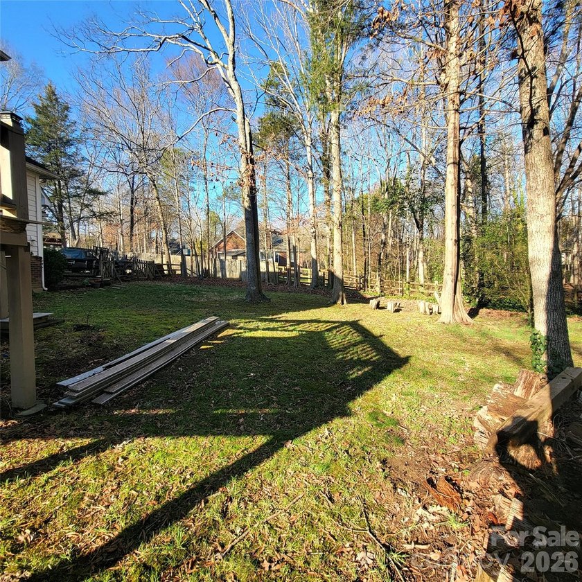 **PRICE REDUCED $100,000 FOR QUICK CLOSING!**Highly sought after - photo 37
