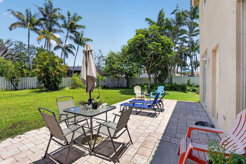 Rare 5-Bed, 3-Bath Cul-de-Sac Trophy Estate in the highly - photo 44