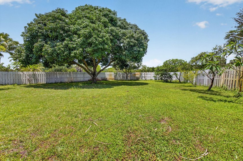 Rare 5-Bed, 3-Bath Cul-de-Sac Trophy Estate in the highly - photo 51