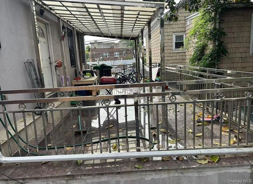 Exceptional mixed-use property in the heart of Flushing. This - photo 5