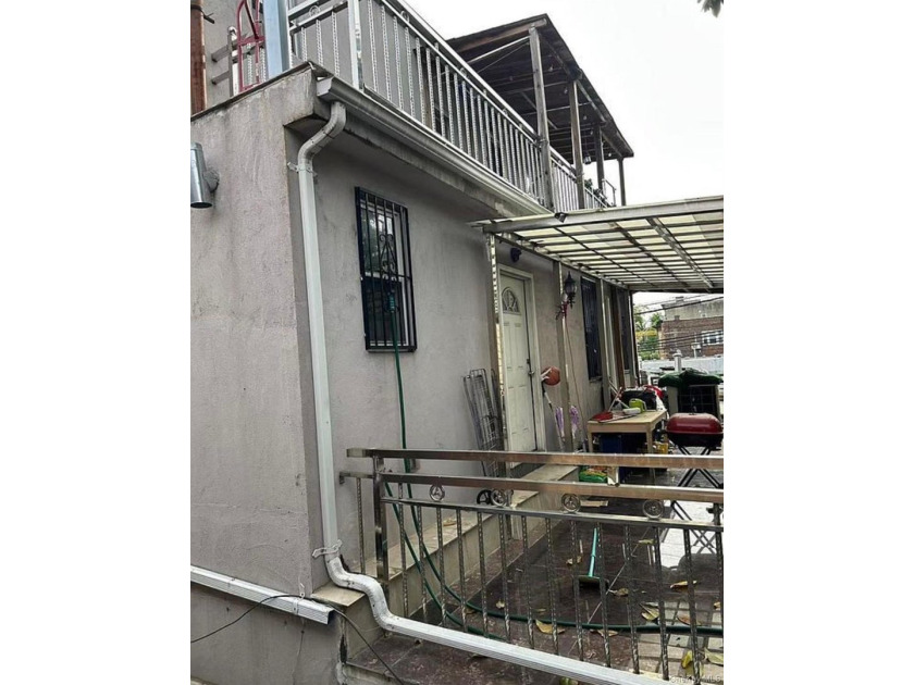 Exceptional mixed-use property in the heart of Flushing. This - photo 7