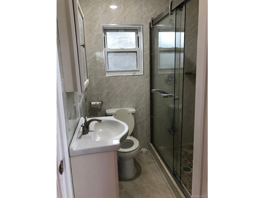 Exceptional mixed-use property in the heart of Flushing. This - photo 8