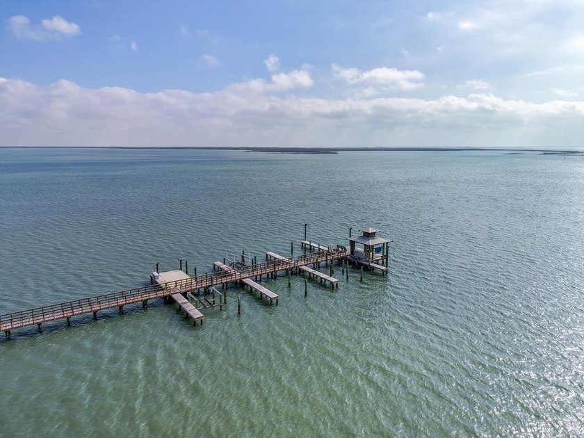 Experience luxury coastal living at 125 Foxtail in The Reserve - photo 53