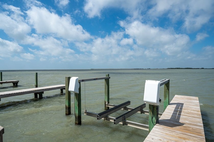 Experience luxury coastal living at 125 Foxtail in The Reserve - photo 59