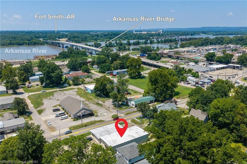 3200 SQ foot, Heated and Cooled commercial building, with Great - photo 4