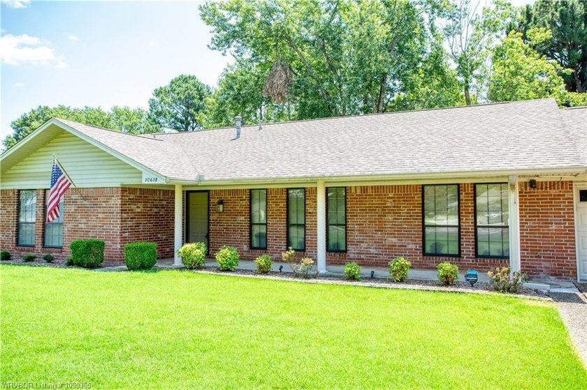 Welcome to this charming home in the desirable Village Harbor - photo 4