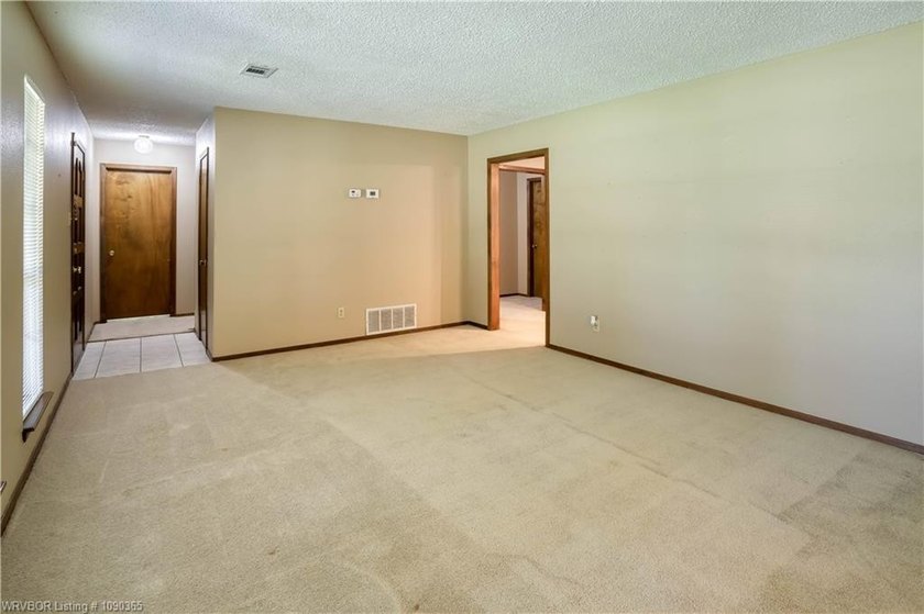 Welcome to this charming home in the desirable Village Harbor - photo 9