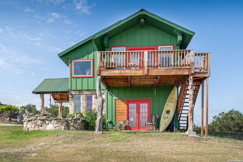 Come and see this beautiful custom built home in the Texas Hill - photo 4