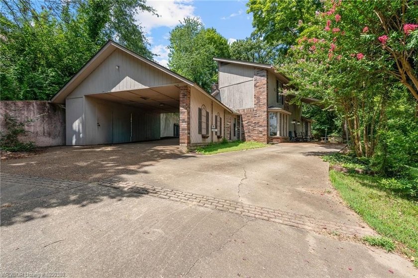 Perched on an elevated homesite in desirable south Fort Smith - photo 3