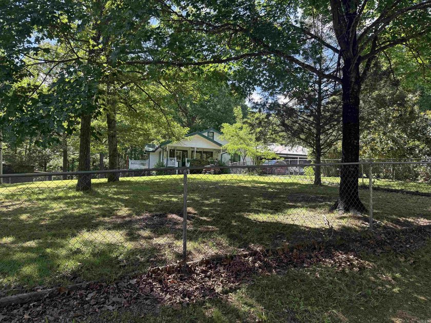 Looking for peaceful country living with lots of space? Or a - photo 15