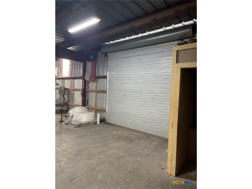 For sale in Seguin, Texas: a well-known commercial property - photo 18