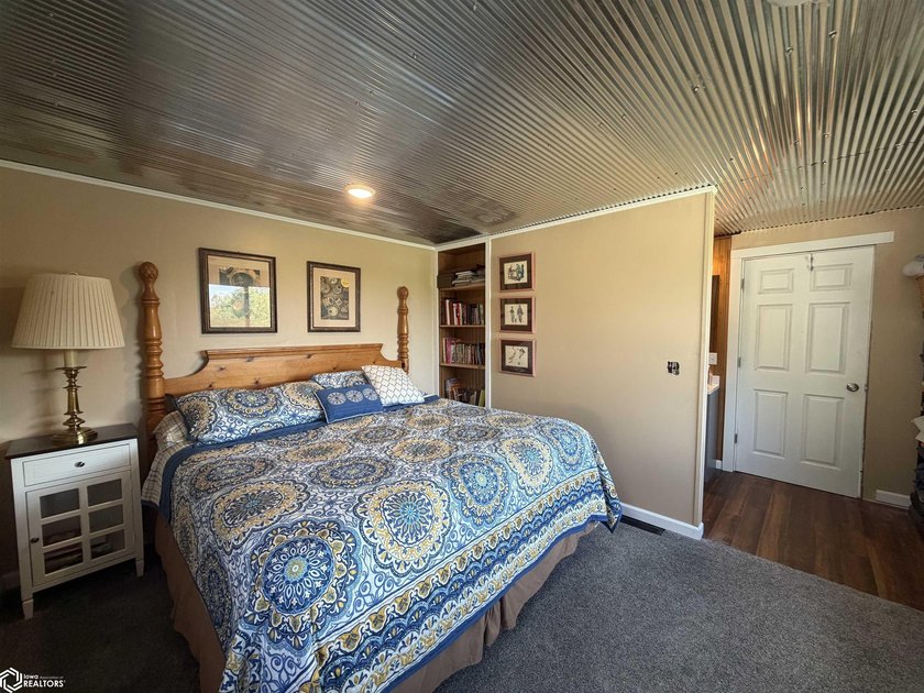 Exceptional Southern Iowa recreational retreat on Lake Rathbun's - photo 22