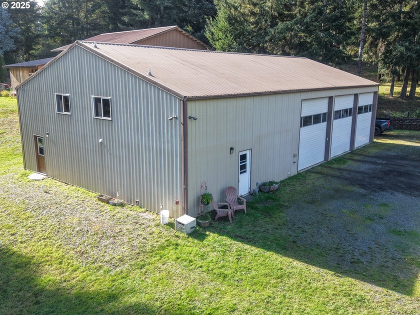 2+ acres of private country living with well and septic. Large - photo 3