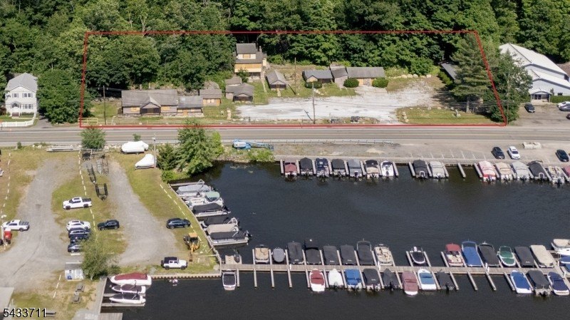 FORMER MOTEL DIRECTLY ACROSS THE STREET FROM ICONIC LAKE - photo 36