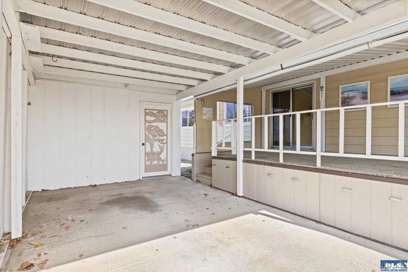Gorgeous, panoramic mountain views from your living room in this - photo 4
