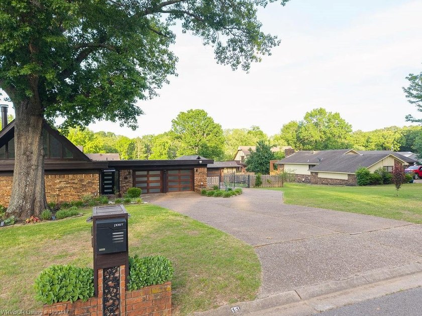 Welcome to this beautifully updated home in the heart of Fort - photo 2