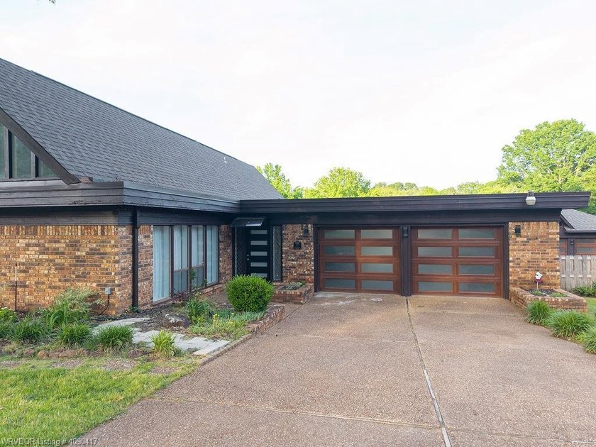 Welcome to this beautifully updated home in the heart of Fort - photo 3