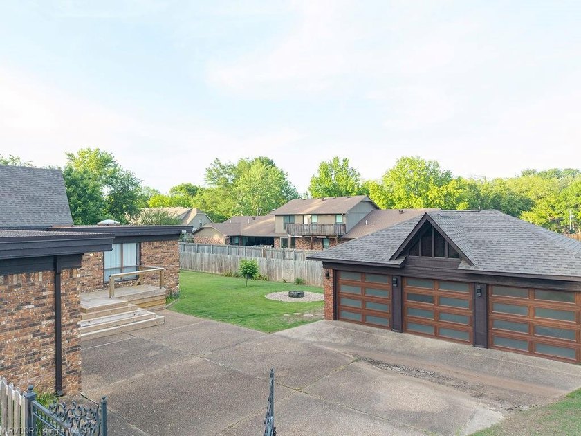 Welcome to this beautifully updated home in the heart of Fort - photo 5