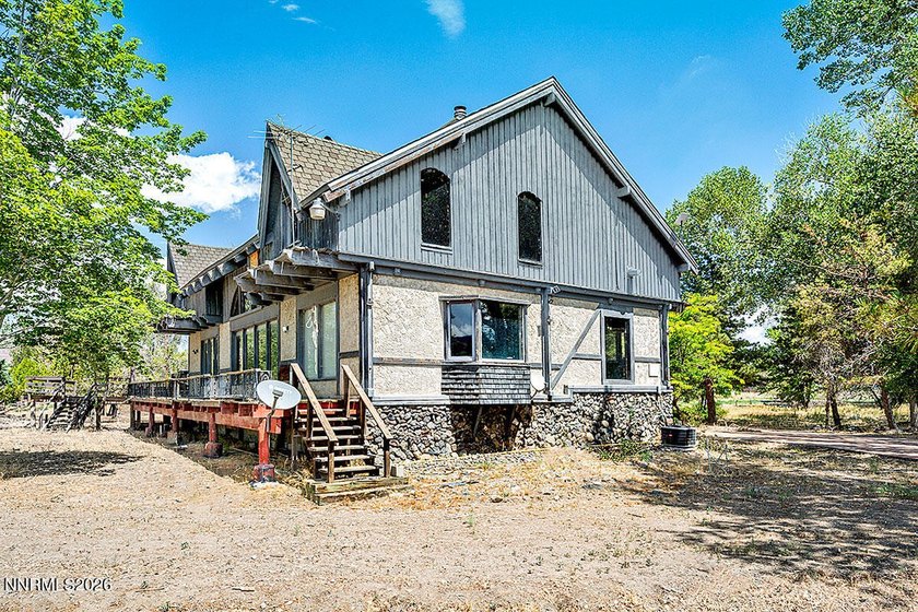 Discover a truly rare Nevada riverfront retreat - a majestic - photo 33