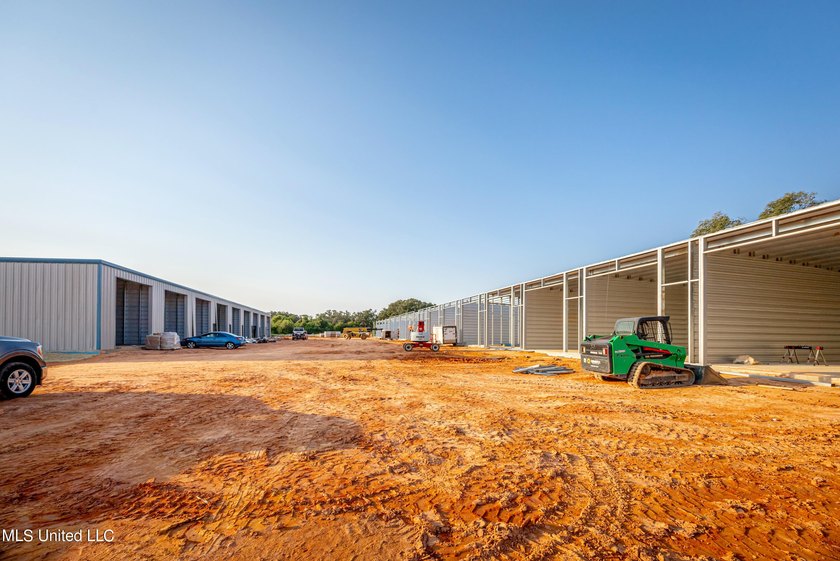 Here is your chance to OWN not Rent 1000sq ft of storage for you - photo 9