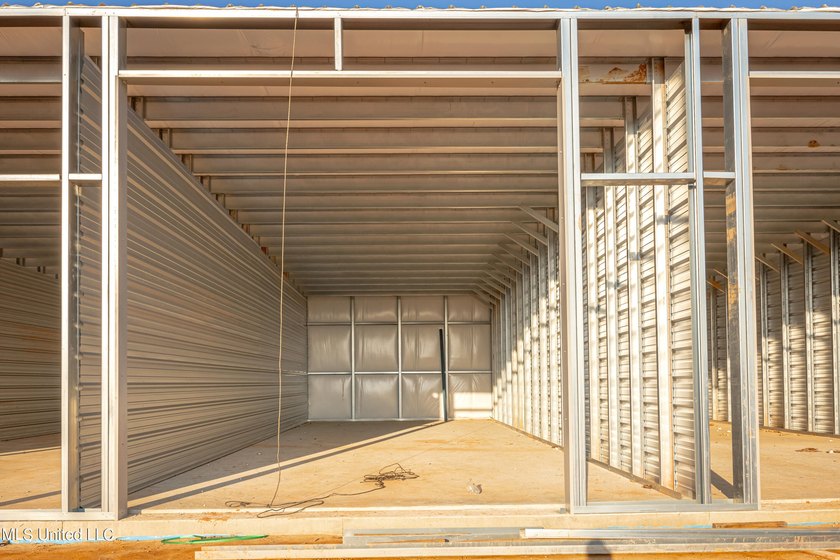 Here is your chance to OWN not Rent 1000sq ft of storage for you - photo 10