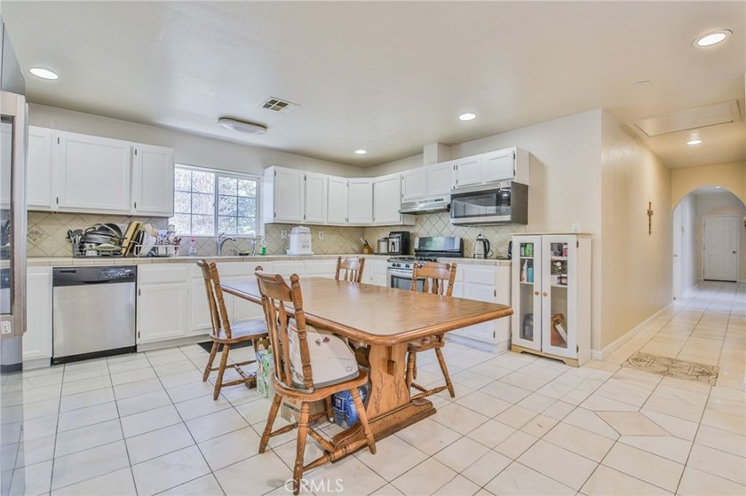 Wow! Wow! Wow! Bixby Knolls Location... What a Unique Property - photo 11