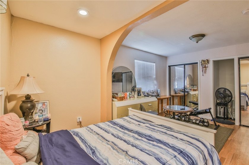 Wow! Wow! Wow! Bixby Knolls Location... What a Unique Property - photo 12