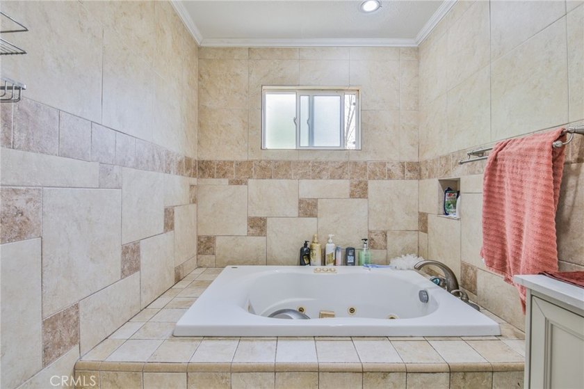 Wow! Wow! Wow! Bixby Knolls Location... What a Unique Property - photo 15