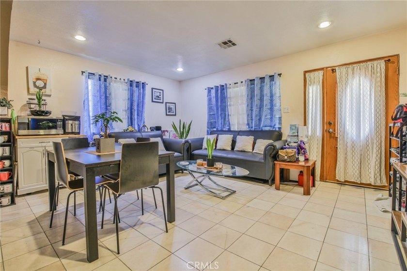 Wow! Wow! Wow! Bixby Knolls Location... What a Unique Property - photo 22